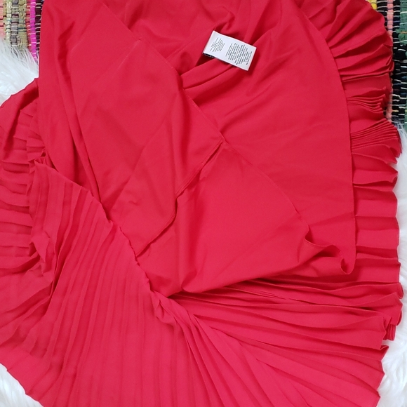 nanette NANETTE LEPORE Pleated Sleeveless Dress in Crimson Ruby - Picture 15 of 16